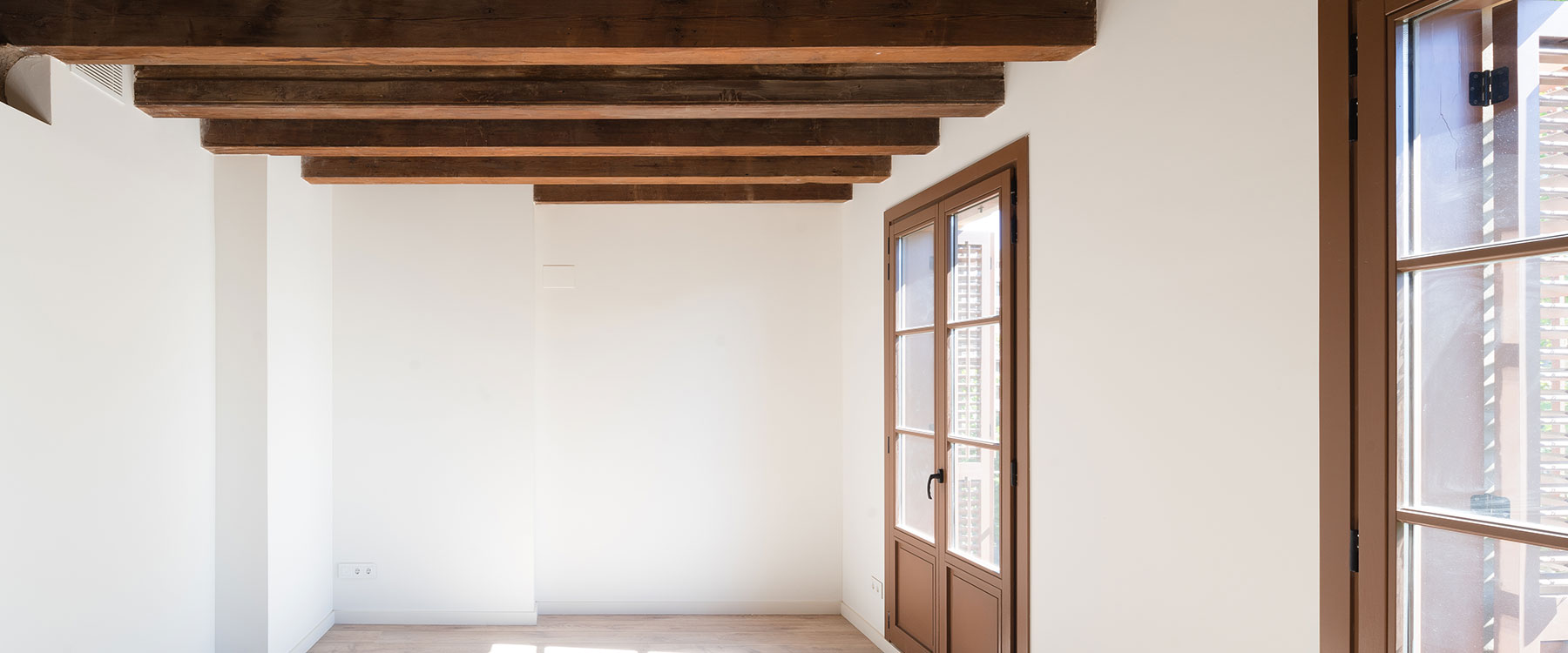 Ronda Sant Antoni, 21 – Luis Pares